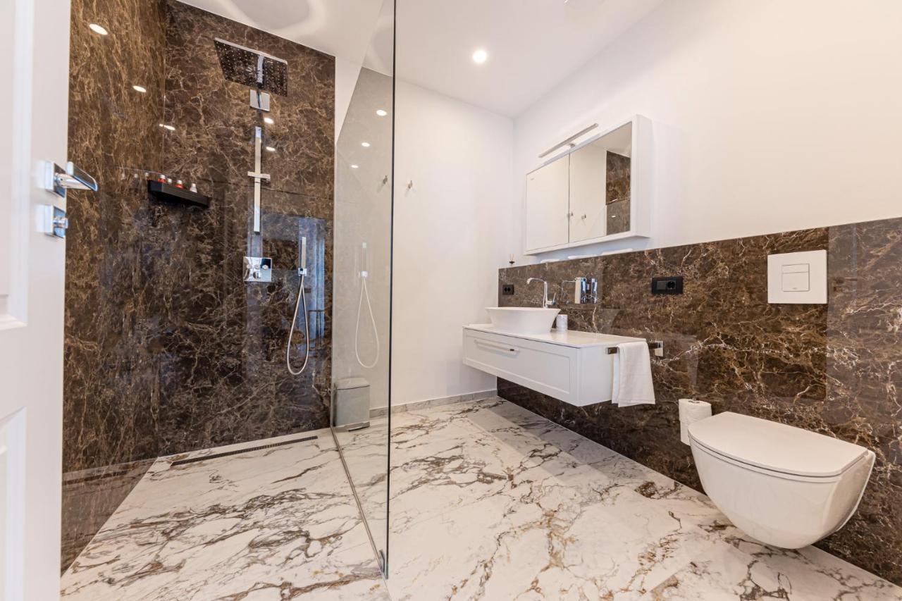 Villa Bella Vista Am Meer Трогир Экстерьер фото